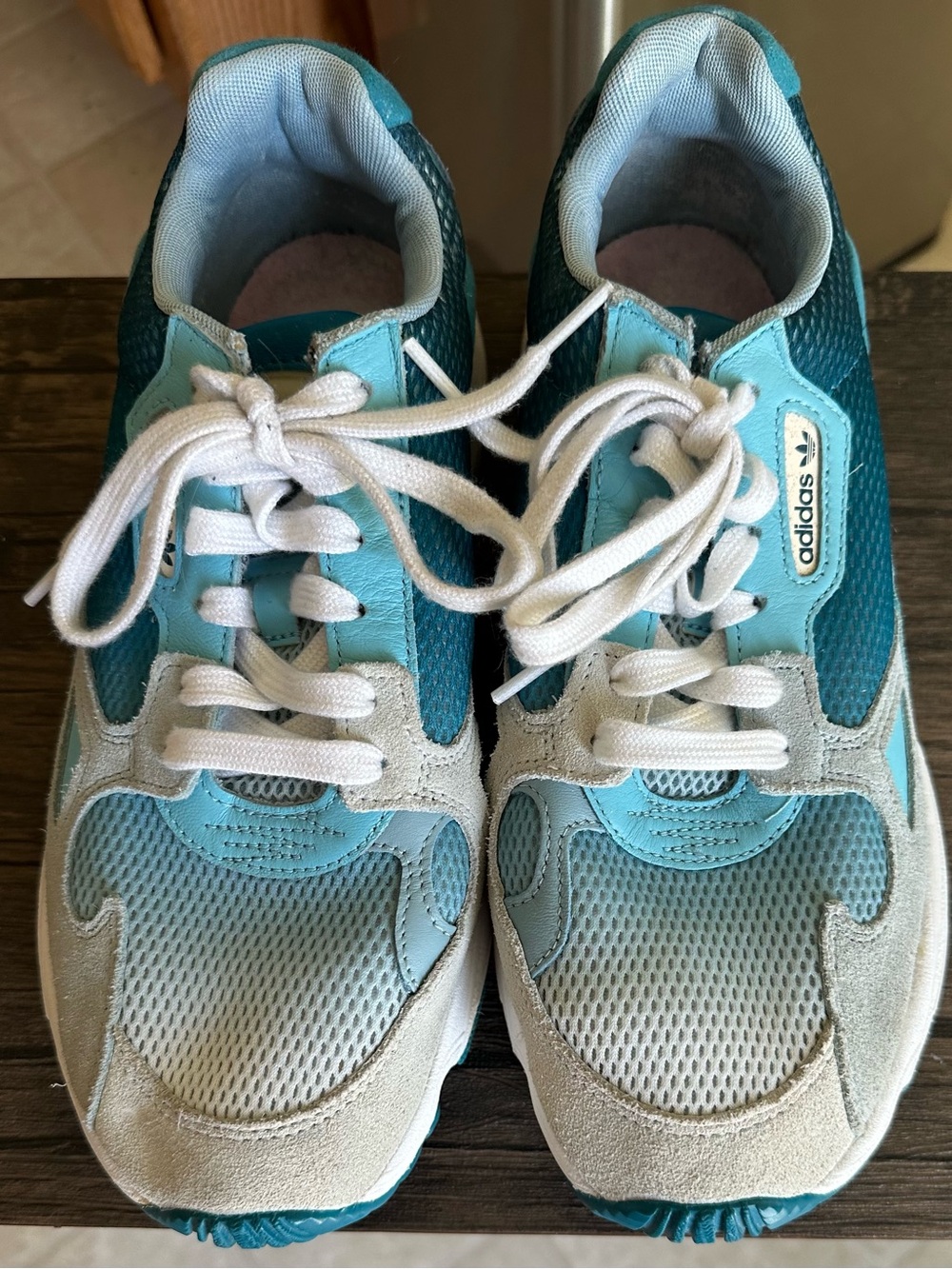 Women’s Adidias athlete shoes